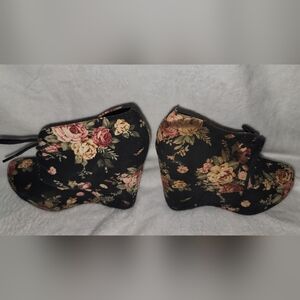 Wedge booties, flower print